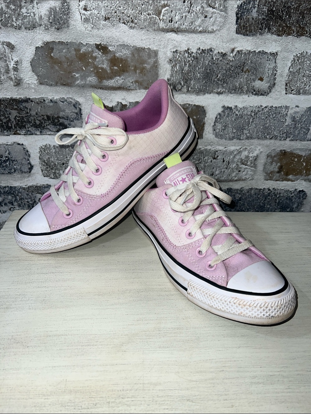 Women’s size 8- Converse Low Top Sneakers in 2 tone Light Pink